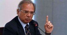 Guedes mexe no "vespeiro" e sugestiona congelar salários do funcionalismo