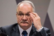 Augusto Nunes desabafa: “Fachin, apenas um advogado, demorou, mas pagou a conta para a madrinha (Dilma)” (veja o vídeo)