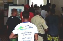 Povo indignado invade a prefeitura de Angra dos Reis: “Queremos trabalhar” (veja o vídeo)