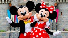 Acabou o 'fique em casa' para Mickey e sua turma