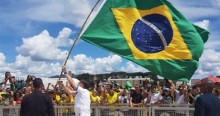 Para mostrar que o povo é "quem manda no Brasil", Bolsonaro vai para manifestação no dia 15 de maio (veja o vídeo)