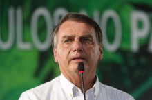 "Só Deus explica a gente estar de pé", desabafa Bolsonaro (veja o vídeo)