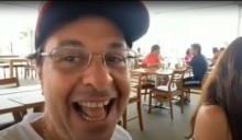 Ministro do Turismo não se contém e cai na gargalhada, diante do fracasso dos protestos da esquerda (veja o vídeo)