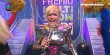 Xuxa apresenta "Prêmio Multishow", passa vergonha monumental e chega ao fundo do poço
