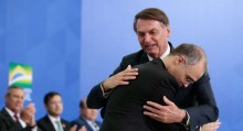 Bolsonaro confirma presença hoje na posse do ministro “terrivelmente evangélico”