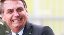 Bolsonaro surpreende a todos, parabeniza "O Globo" com ironia, e viraliza na web (veja o vídeo)