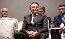 No último dia do ano, Bolsonaro aumenta o salário mínimo e dá indícios de um próspero 2022