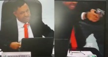 No MT, vereador perde a linha e saca a arma contra colega durante sessão ao vivo (veja o vídeo)