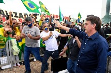 Bolsonaro dá surra em Lula, no teste das ruas