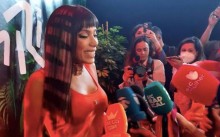 Anitta tenta "lacrar", web se revolta e "#AnittaMentirosa" chega ao topo