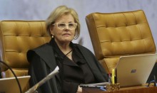 Rosa Weber dá 10 dias para Bolsonaro explicar por que baixou o ICMS