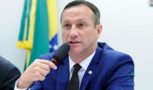 Deputado detona decisão de juíza que associou bandeira do Brasil à campanha eleitoral: “Totalmente absurda!” (veja o vídeo)