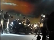 Estão produzindo um filme com a morte do presidente... Estímulo ou querem dar uma ideia? (veja o vídeo)