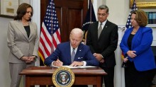 Biden quer legalizar o aborto na canetada, mas Texas está impedindo