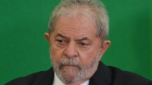 Lula "foge" da própria convenção e vira chacota nacional...