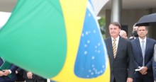 Em Brasília, Bolsonaro 'abre' semana da pátria com hasteamento da bandeira nacional e apoio do povo (veja o vídeo)