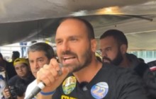 No embalo do “7 de setembro”, Eduardo Bolsonaro lança livro em Brasília