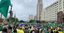 O protesto pela liberdade diante de Panteão de Duque de Caxias no RJ (veja o vídeo)