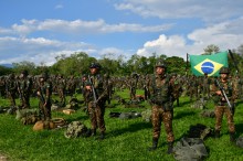 Exército realiza operação para "Força de Prontidão" e imagens impressionam