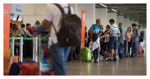 Aeronautas rejeitam proposta e "greve" continua em aeroportos