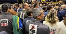 Deputados aproveitam cerimônia de posse para protestar contra Lula: "Fora Ladrão"