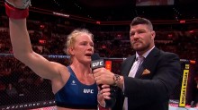 Lutadora do UFC quebra a "lacração" e faz discurso histórico após vitória (veja o vídeo)