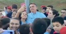 Bolsonaro vai buscar Laurinha na escola e o que acontece em seguida é espetacular (veja o vídeo)