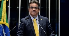 "Deveria estar preso", diz senador sobre ex-ministro