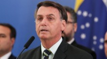 "Não podemos aceitar economia sem mercado ou democracia relativa", afirma Bolsonaro
