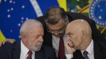 Senador aponta "esquema" entre Lula, Dino e STF, fala em "nova ditadura" e relembra ações estranhas do TSE
