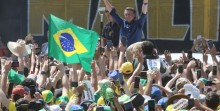 AO VIVO: Bolsonaro nos braços do povo (veja o vídeo)