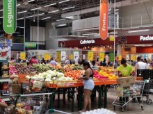 Economista critica medida do governo Lula que suspende trabalho nos feriados: “Essa medida traria enormes prejuízos a mercados e shoppings”, alerta