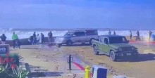 Fenômeno assustador ocorre à beira mar, deixa feridos e interdita praia (veja o vídeo)