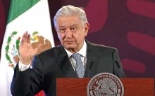 Presidente esquerdista do México chama deputada trans de “um senhor vestido de mulher”