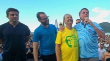 Frente ao povo, Bolsonaro faz a promessa que todos esperavam