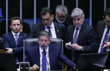 Tensão aumenta e Lira pode pautar pedido de impeachment de Lula
