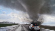 Mais um tornado é flagrado e de proporções impressionantes (veja o vídeo)