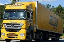 Acidente com caminhão dos Correios atrasa entrega de doações no RS