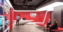 CNN encerra telejornal e confirma demissão de apresentadora