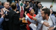 Janones sente a pressão ao dar de cara com forte reação de Bolsonaro