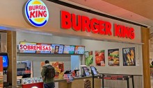 Após escapar de multa milionária rede de fast food lança campanha inusitada e provocativa