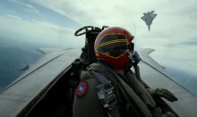 Piloto de acrobacias que treinou elenco de Top Gun morre tragicamente