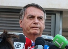 Bolsonaro põe lenha na fogueira...