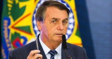 Bolsonaro 'volta a usar a caneta' e dá lição na esquerda e nas instituições que querem impedir sua candidatura