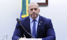 Advogado de Daniel Silveira critica condições determinadas por Moraes para soltura do ex-deputado: “As restrições impostas têm claramente espírito de ódio e vingança”