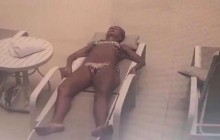 URGENTE: Bala perdida atinge mulher na piscina de condomínio na Barra, no Rio (veja o vídeo)