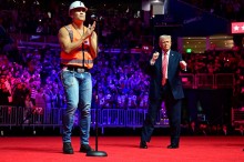 Histórico: Village People se apresenta ao lado de Trump na posse