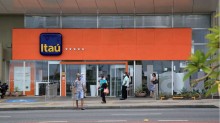 Itaú despenca em ranking dos maiores bancos do Brasil e lidera em quesito negativo