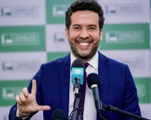 EXCLUSIVO: “Além de corrupto confesso, o deputado Andre Janones é um canalha completo”, dispara analista político