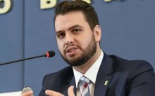 Senador revela quem alterou dados de Filipe Martins nos EUA (veja o vídeo)